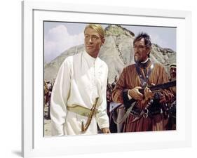 LAWRENCE OF ARABIA, 1962 directed by DAVID LEAN Peter O'Toole / Anthony Quinn (photo)-null-Framed Photo