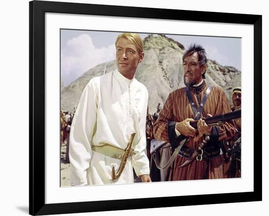 LAWRENCE OF ARABIA, 1962 directed by DAVID LEAN Peter O'Toole / Anthony Quinn (photo)-null-Framed Photo