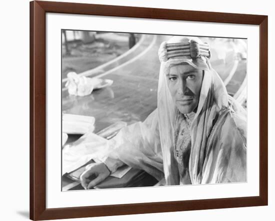 LAWRENCE OF ARABIA, 1962 directed by DAVID LEAN Peter O'Toole (b/w photo)-null-Framed Photo