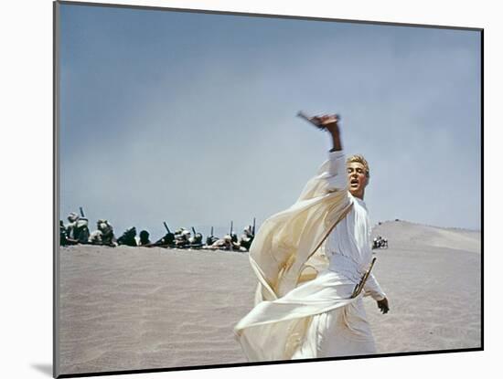 LAWRENCE OF ARABIA, 1962 directed by DAVID LEAN Peter O'Toole (photo)-null-Mounted Photo