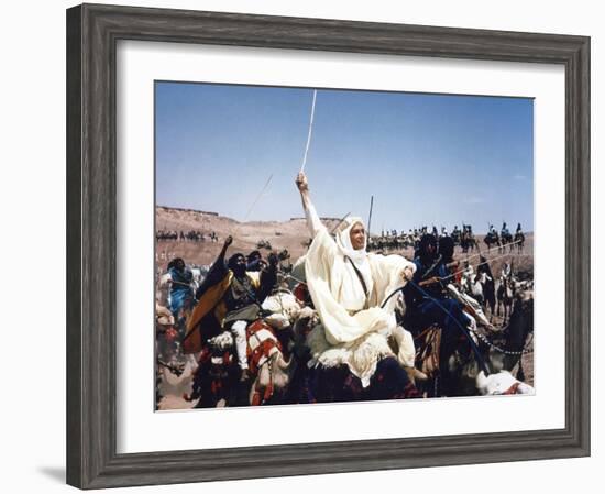 LAWRENCE OF ARABIA, 1962 directed by DAVID LEAN Peter O'Toole (photo)-null-Framed Photo