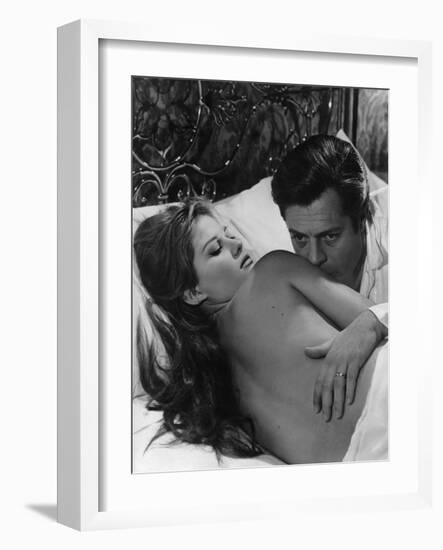 Le Bel Antonio by MauroBolognini with Claudia Cardinale and Marcello Mastroianni, 1960 (b/w photo)-null-Framed Photo