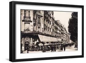 Le Berry' Restaurant, Paris, 1939-null-Framed Giclee Print