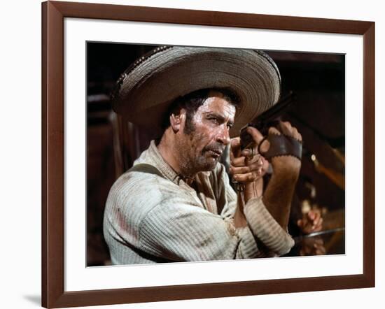 Le bon, la brute and le truand THE GOOD, THE BAD AND THE UGLY by SergioLeone with Eli Wallach, 1966-null-Framed Photo