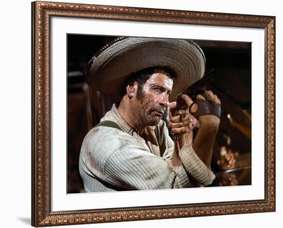 Le bon, la brute and le truand THE GOOD, THE BAD AND THE UGLY by SergioLeone with Eli Wallach, 1966-null-Framed Photo