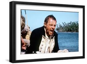 Le Bounty by Roger Donaldson with Anthony Hopkins, 1984 (photo)-null-Framed Photo