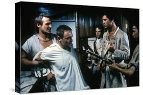 Le Bounty by Roger Donaldson with Liam Neeson, Mel Gibson and Anthony Hopkins, 1984 (photo)-null-Stretched Canvas