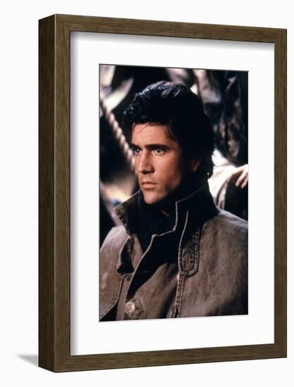 Le Bounty by Roger Donaldson with Mel Gibson, 1984 (photo)-null-Framed Photo