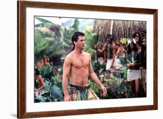 Le Bounty by Roger Donaldson with Mel Gibson, 1984 (photo)-null-Framed Photo