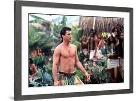 Le Bounty by Roger Donaldson with Mel Gibson, 1984 (photo)-null-Framed Photo