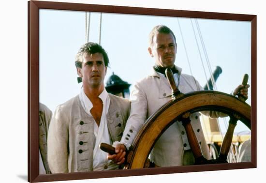 Le Bounty by Roger Donaldson with Mel Gibson and Anthony Hopkins, 1984 (photo)-null-Framed Photo