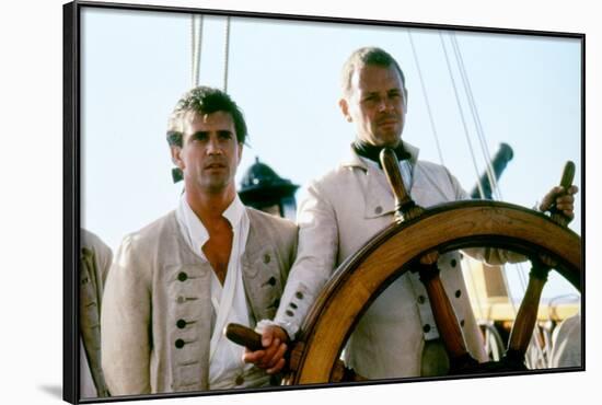 Le Bounty by Roger Donaldson with Mel Gibson and Anthony Hopkins, 1984 (photo)-null-Framed Photo