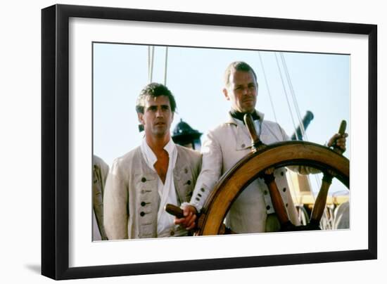 Le Bounty by Roger Donaldson with Mel Gibson and Anthony Hopkins, 1984 (photo)-null-Framed Photo