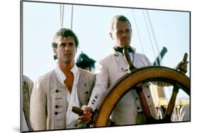 Le Bounty by Roger Donaldson with Mel Gibson and Anthony Hopkins, 1984 (photo)-null-Mounted Photo