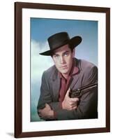 Le Brigand bien Aime THE TRUE STORY OF JESSE JAMES by NicholasRay with Jeffrey Hunter, 1957 (photo)-null-Framed Photo