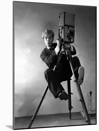 Le Cameraman (The Cameraman) De Edwardsedgwick Avec Buster Keaton 1928-null-Mounted Photo