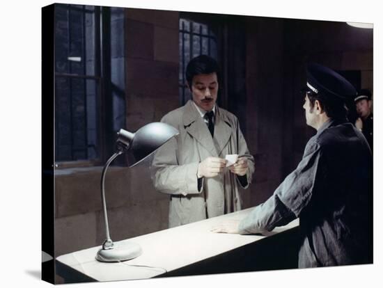 LE CERCLE ROUGE, 1970 directed by JEAN-PIERRE MELVILLE Alain Delon (photo)-null-Stretched Canvas