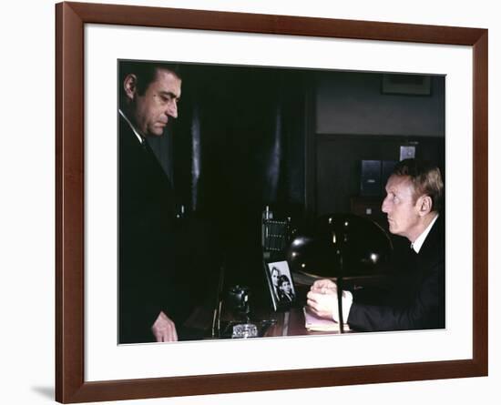 LE CERCLE ROUGE, 1970 directed by JEAN-PIERRE MELVILLE Francois Perier and Bourvil (photo)-null-Framed Photo