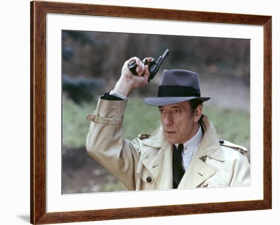 LE CERCLE ROUGE, 1970 directed by JEAN-PIERRE MELVILLE Yves Montand (photo)-null-Framed Photo