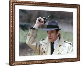 LE CERCLE ROUGE, 1970 directed by JEAN-PIERRE MELVILLE Yves Montand (photo)-null-Framed Photo