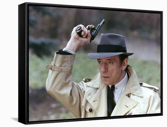 LE CERCLE ROUGE, 1970 directed by JEAN-PIERRE MELVILLE Yves Montand (photo)-null-Framed Stretched Canvas