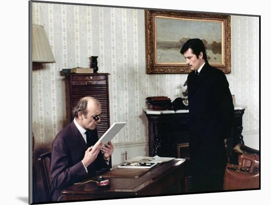 Le Cercle Rouge The red circle by Jean-Pierre Melville with Paul Crauchet, Alain Delon, 1970 (photo-null-Mounted Photo