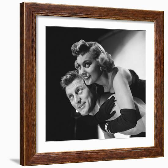 LE CHAMPION by MarkRobson with Kirk Douglas and Marilyn Maxwell, 1949 (b/w photo)-null-Framed Photo