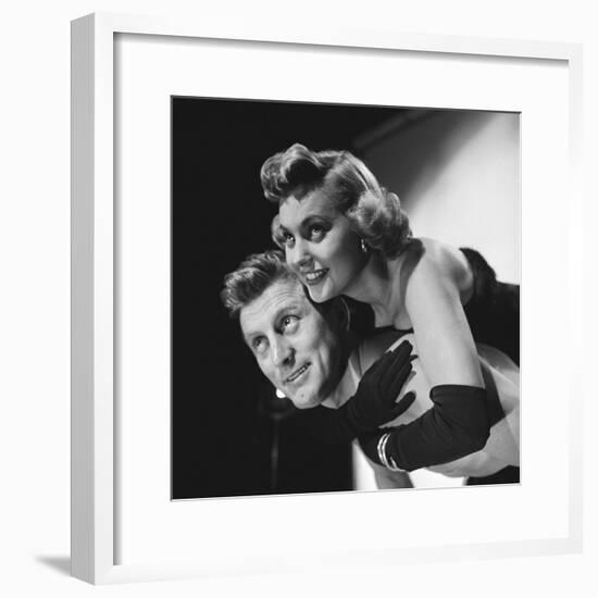 LE CHAMPION by MarkRobson with Kirk Douglas and Marilyn Maxwell, 1949 (b/w photo)-null-Framed Photo