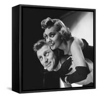 LE CHAMPION by MarkRobson with Kirk Douglas and Marilyn Maxwell, 1949 (b/w photo)-null-Framed Stretched Canvas