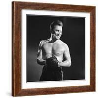 Le champion CHAMPION by Mark Robson with Kirk Douglas, 1949 (b/w photo)-null-Framed Photo