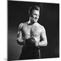 Le champion CHAMPION by Mark Robson with Kirk Douglas, 1949 (b/w photo)-null-Mounted Photo