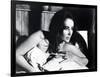 Le Chevalier des Sables THE SANDPIPER by Vincente Minnelli with Elizabeth Taylor, 1965 (b/w photo)-null-Framed Photo