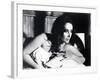 Le Chevalier des Sables THE SANDPIPER by Vincente Minnelli with Elizabeth Taylor, 1965 (b/w photo)-null-Framed Photo