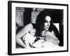 Le Chevalier des Sables THE SANDPIPER by Vincente Minnelli with Elizabeth Taylor, 1965 (b/w photo)-null-Framed Photo