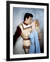 Le Chevalier du Roi BLACK SHIELD OF FALWORTH Rudolph Mate with Tony Curtis and Janet Leigh, 1954 (p-null-Framed Photo