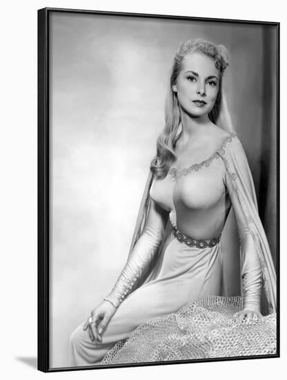 Le chevalier du roi ( The Black Shield of Falworth ) by RudolphMate with Janet Leigh, 1954 (photo)-null-Framed Photo