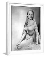 Le chevalier du roi ( The Black Shield of Falworth ) by RudolphMate with Janet Leigh, 1954 (photo)-null-Framed Photo