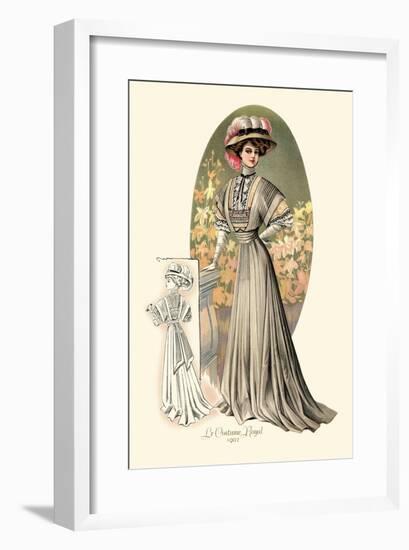 Le Costume Royal: Lady in Green-null-Framed Art Print