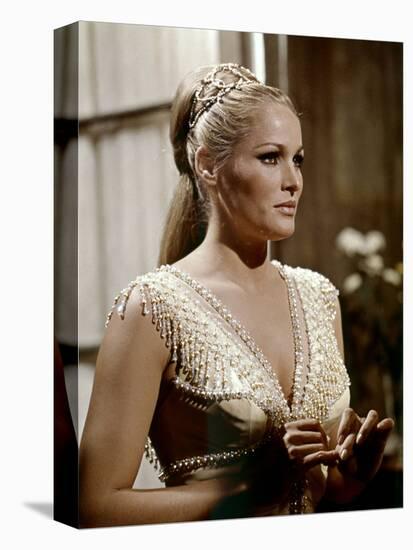 Le crepuscule des aigles (The Blue Max) by JohnGuillermin with Ursula Andress, 1966 (photo)-null-Stretched Canvas