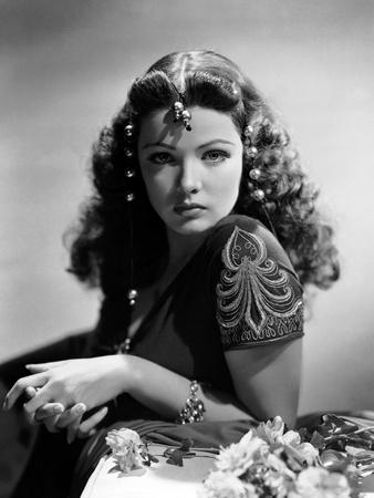 https://imgc.allpostersimages.com/img/posters/le-crepuscule-sundown-by-henryhathaway-with-gene-tierney-1941-b-w-photo_u-L-Q1C1NGG0.jpg?artPerspective=n