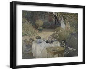 Le déjeuner ; panneau décoratif, jardin de Monet à Argenteuil, à gauche son fils Jean.-Claude Monet-Framed Giclee Print