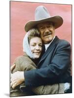 Le Dernier des Geants THE SHOOTIST by DonSiegel with John Wayne and Lauren Bacall, 1976 (photo)-null-Mounted Photo