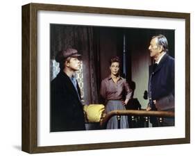 Le Dernier des Geants THE SHOOTIST by DonSiegel with Ron Howard, John Wayne and Lauren Bacall, 1976-null-Framed Photo