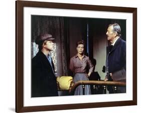 Le Dernier des Geants THE SHOOTIST by DonSiegel with Ron Howard, John Wayne and Lauren Bacall, 1976-null-Framed Photo