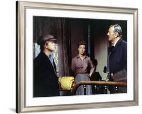 Le Dernier des Geants THE SHOOTIST by DonSiegel with Ron Howard, John Wayne and Lauren Bacall, 1976-null-Framed Photo