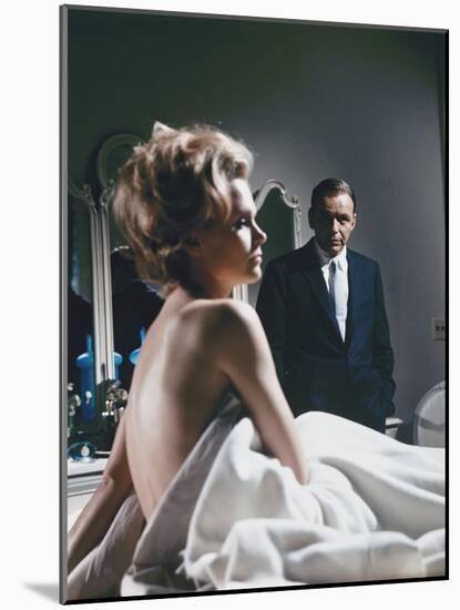 Le Detective THE DETECTIVE by Gordon Douglas with Lee Remick and Frank Sintatra, 1968 (photo)-null-Mounted Photo