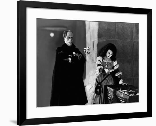 Le fantome by l' opera PHANTOM OF THE OPERA by RupertJulian and LonChaney with Lon Chaney Sr. and M-null-Framed Photo