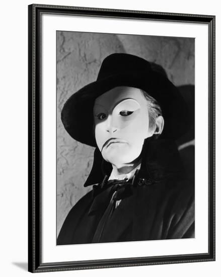 Le Fantome by l'Opera THE PHANTOM OF THE OPERA by Arthur Lubin with Claude Rains, 1943 (b/w photo)-null-Framed Photo