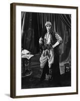 Le fils du Cheik The son of the Sheik by GeorgeFitzmaurice with Rudolph Valentino, 1926 (b/w photo)-null-Framed Photo