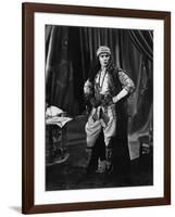 Le fils du Cheik The son of the Sheik by GeorgeFitzmaurice with Rudolph Valentino, 1926 (b/w photo)-null-Framed Photo